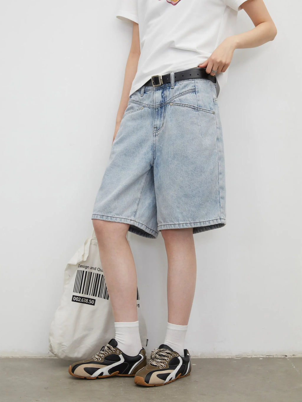 CHIC VEN Fashion Women Shorts Mid-length Blue New Dividing Line Design Retro Washed Cotton Straight Leg Short Jeans Summer 2026