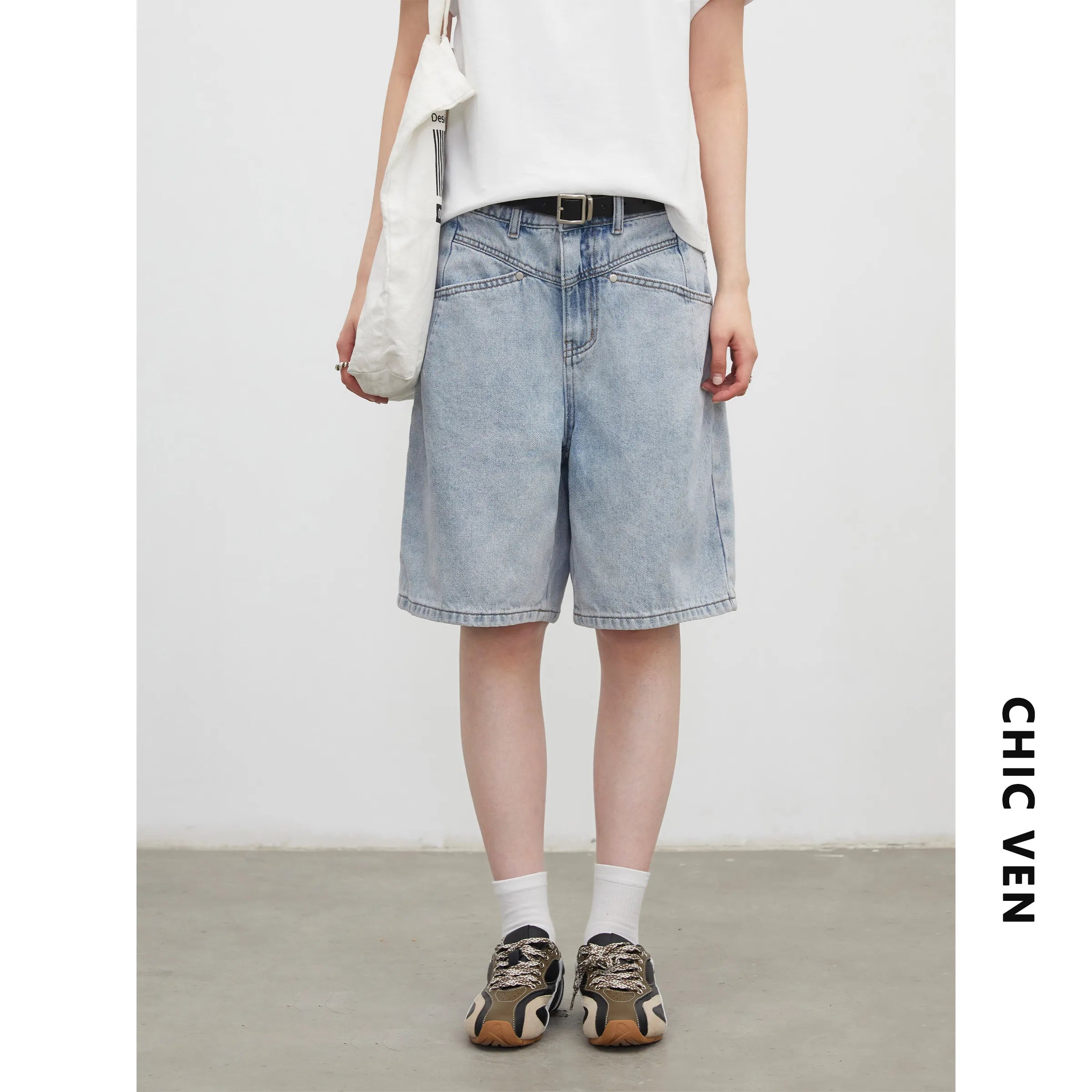 CHIC VEN Fashion Women Shorts Mid-length Blue New Dividing Line Design Retro Washed Cotton Straight Leg Short Jeans Summer 2026